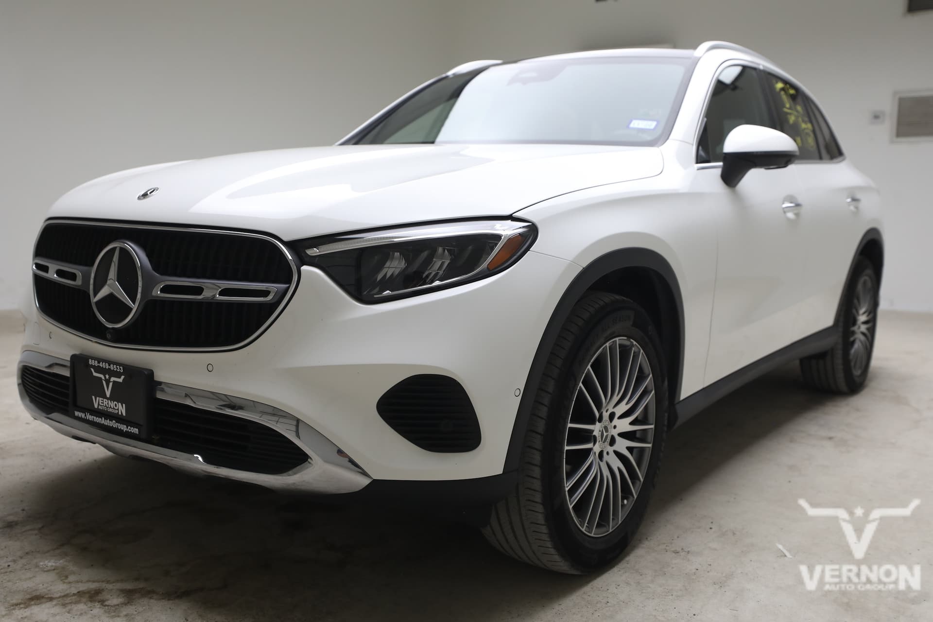 2024 Mercedes-Benz GLC Base — photo 1 of 12