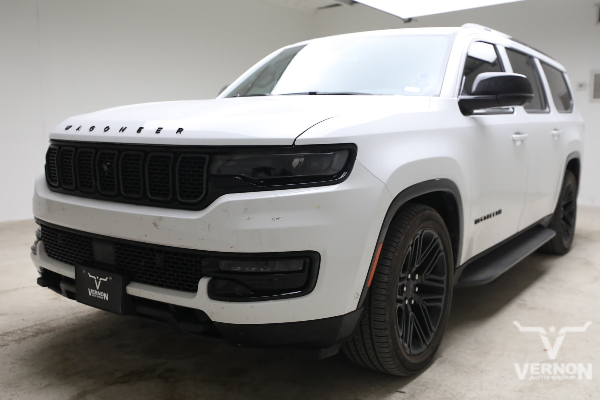 2024 Jeep Wagoneer L Series II — photo 1 of 12