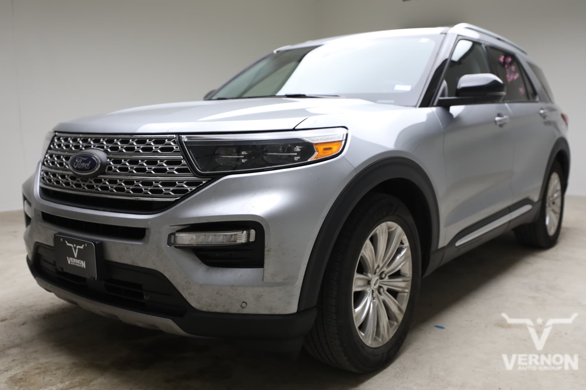 2023 Ford Explorer Limited — photo 1 of 12