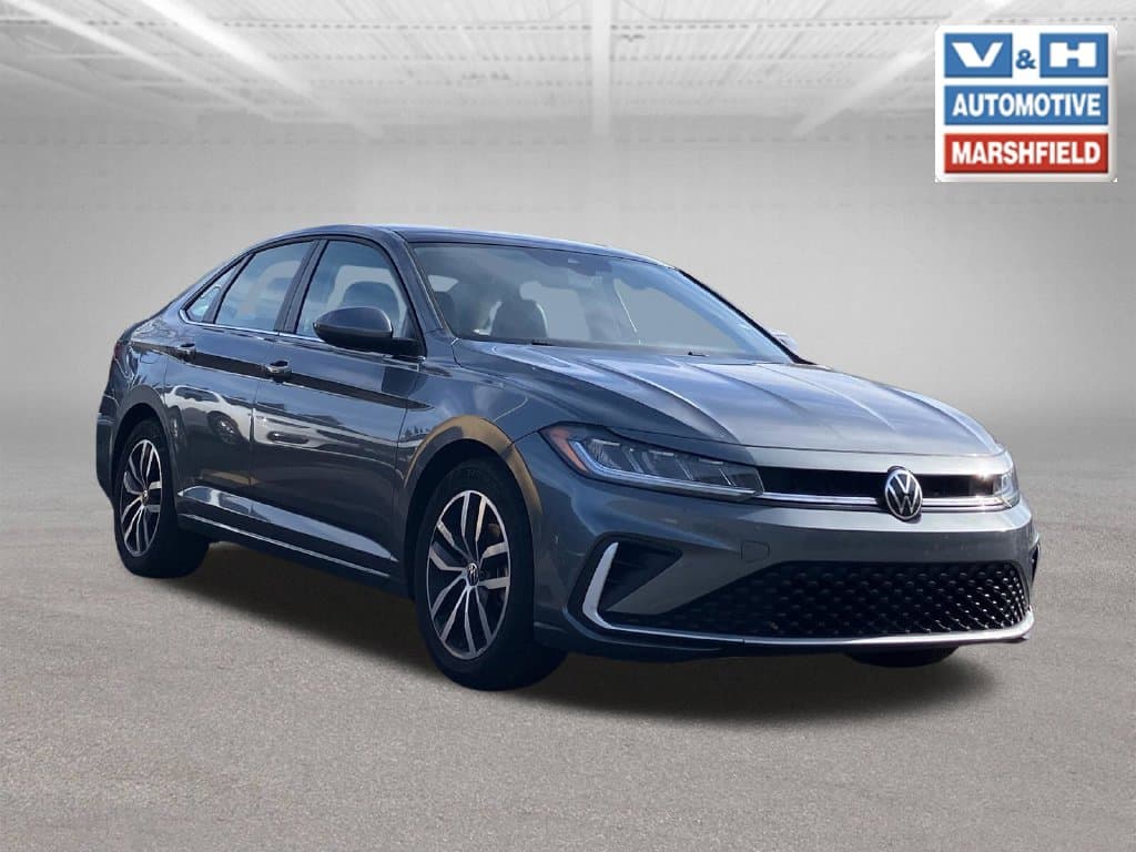 2025 Volkswagen Jetta Base — photo 1 of 4