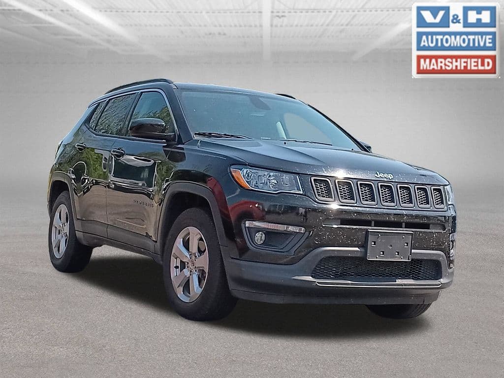 2020 Jeep Compass Latitude — photo 1 of 4