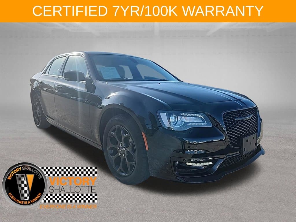 2022 Chrysler 300 Touring L — photo 1 of 43