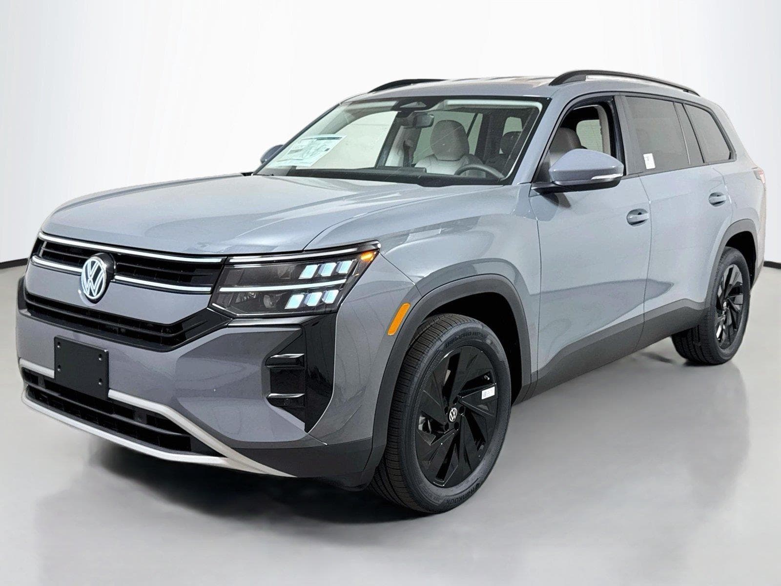 2027 Volkswagen Atlas SE w/Technology — photo 1 of 20
