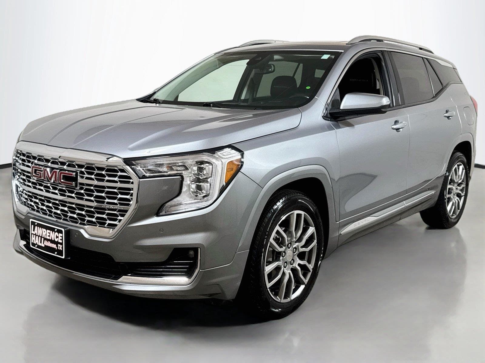 2023 GMC Terrain Denali — photo 1 of 32