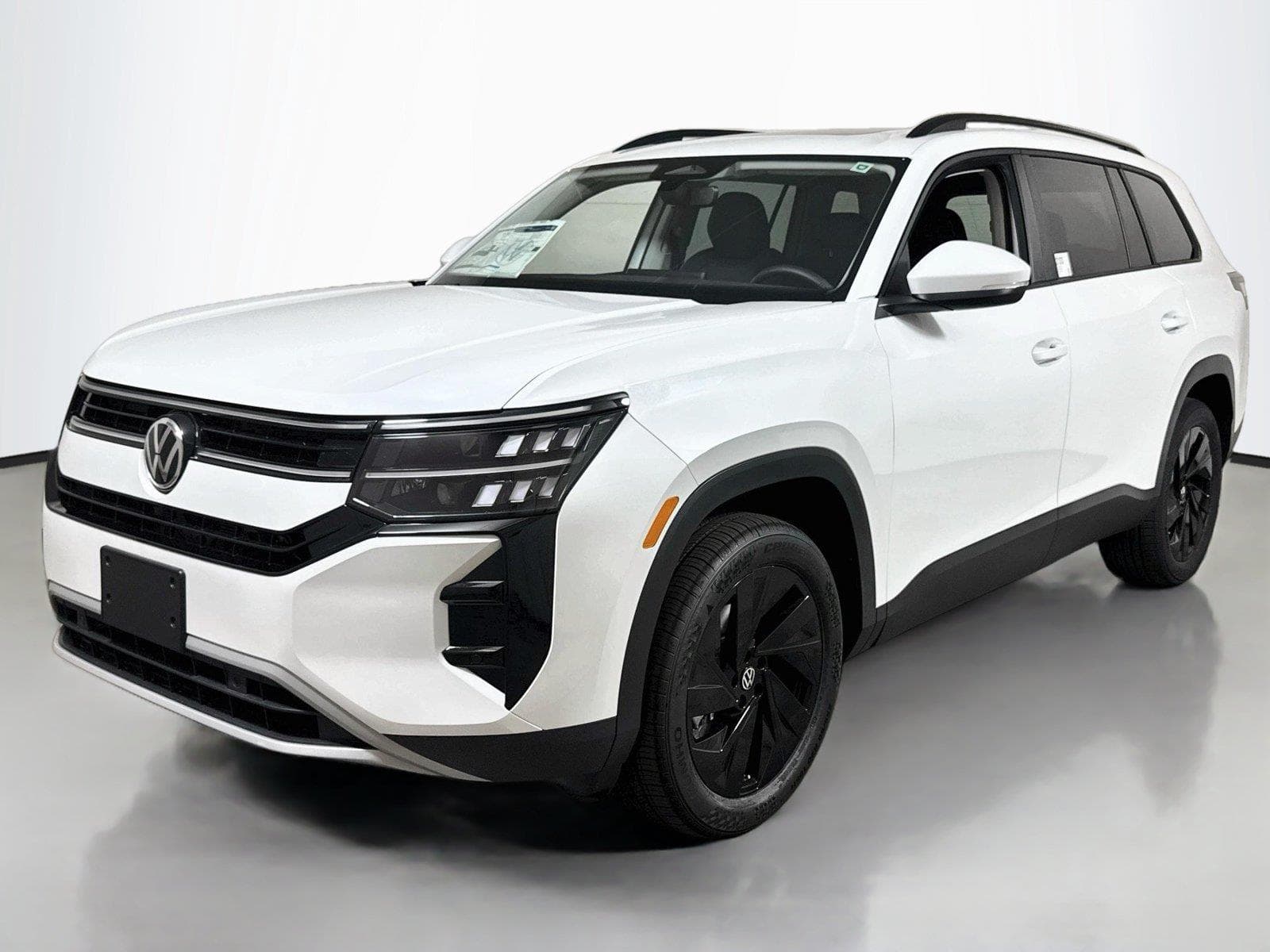 2027 Volkswagen Atlas SE w/Technology — photo 1 of 20