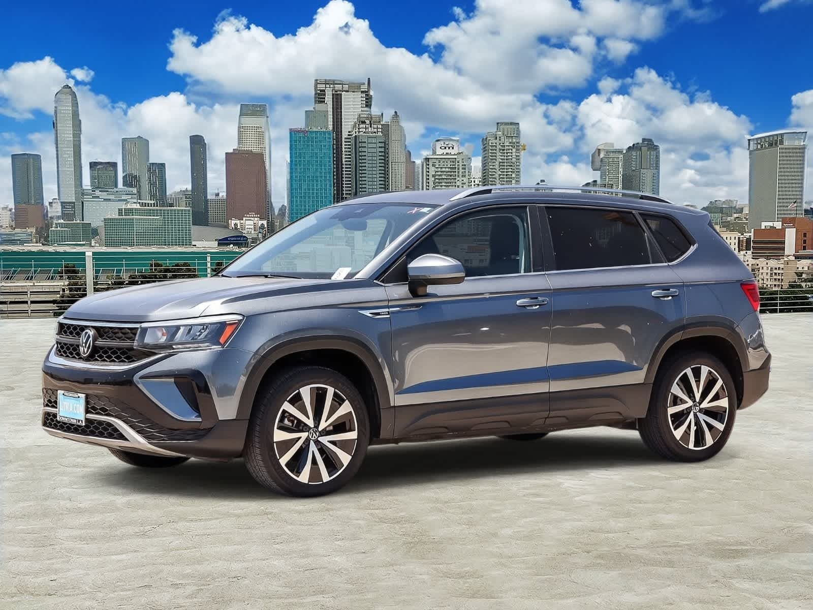 2024 Volkswagen Taos SE — photo 1 of 18