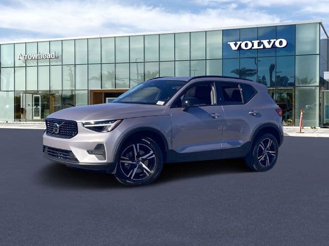 2026 Volvo XC40 Base — photo 1 of 24