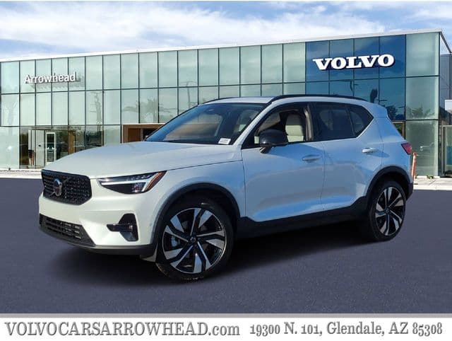 2026 Volvo XC40 B4 Plus — photo 1 of 24