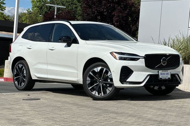 2026 Volvo XC60 Plus — photo 1 of 28