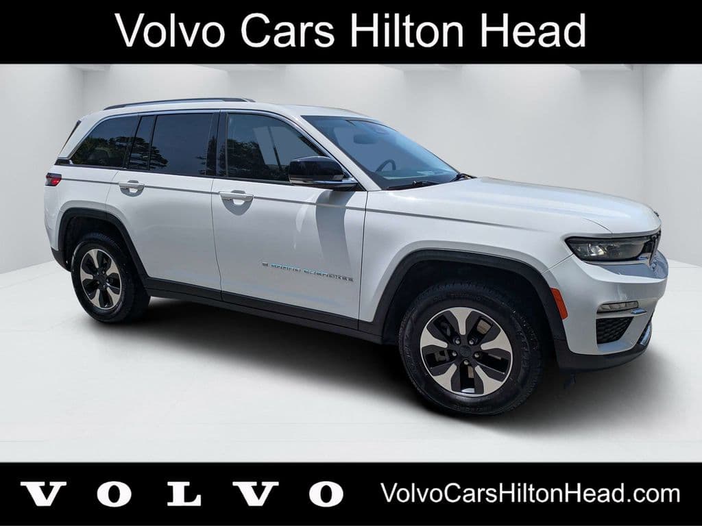 2023 Jeep Grand Cherokee Base — photo 1 of 31