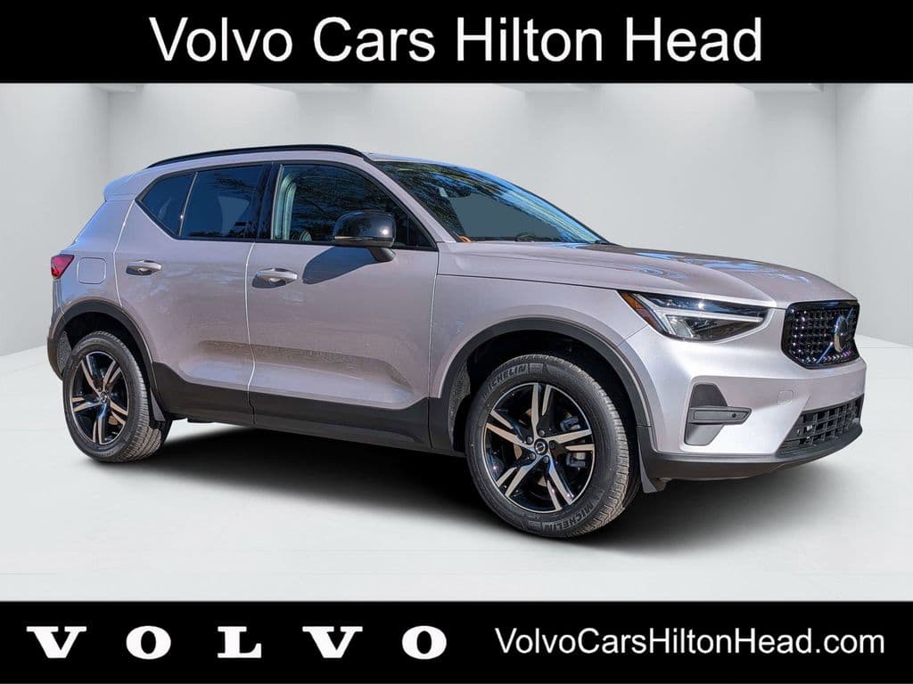 2026 Volvo XC40 Base — photo 1 of 31