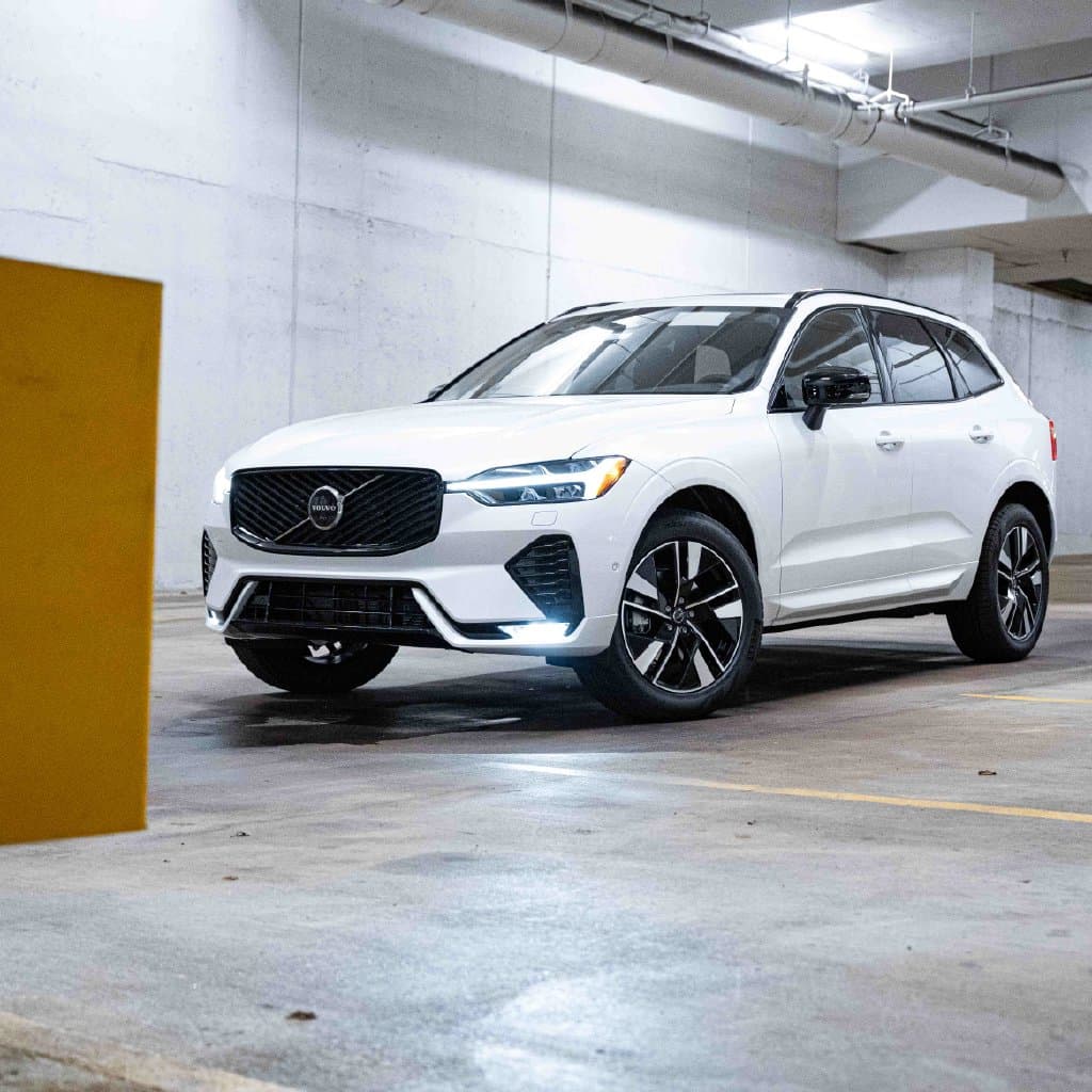 2027 Volvo XC60 Plus — photo 1 of 30