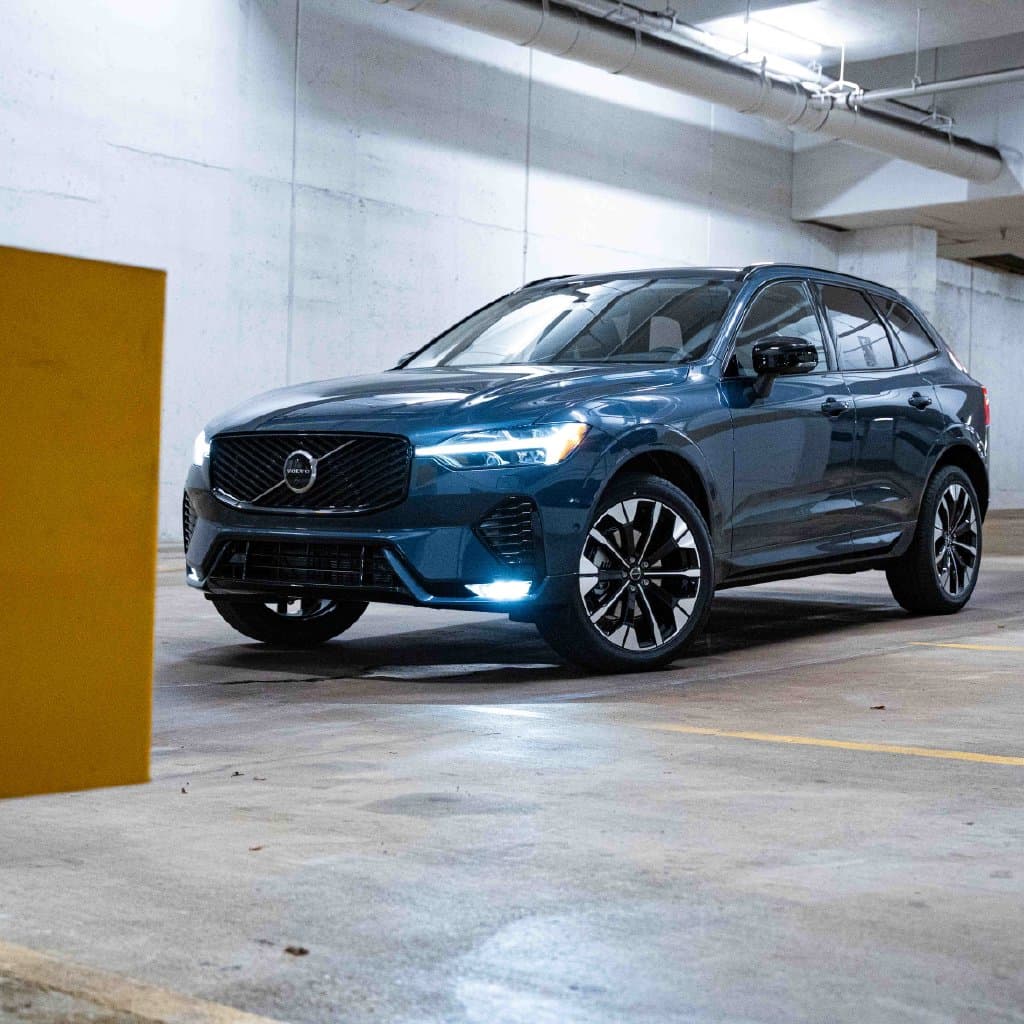 2027 Volvo XC60 Plus — photo 1 of 30