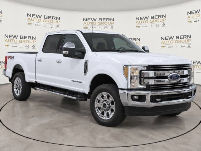 2018 Ford Super Duty F-250 SRW LARIAT — photo 1 of 19