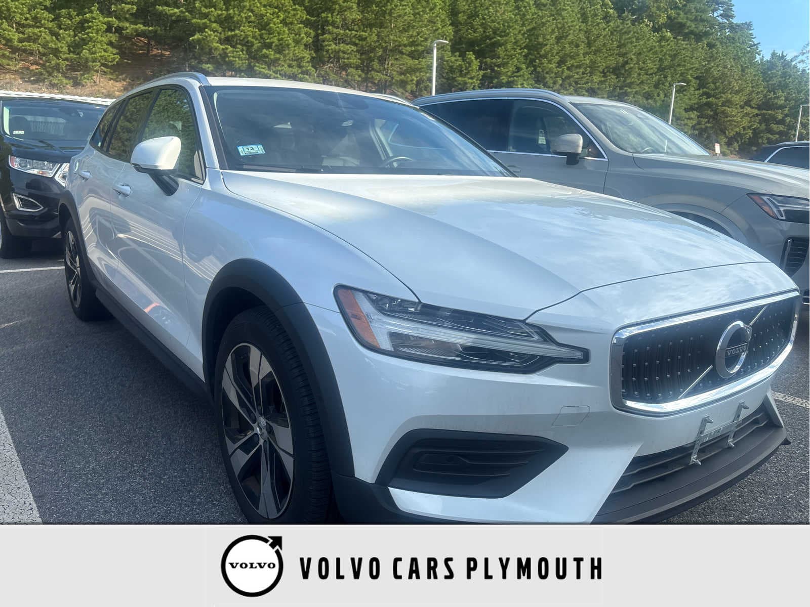 2020 Volvo V60 Cross Country Base — photo 1 of 5