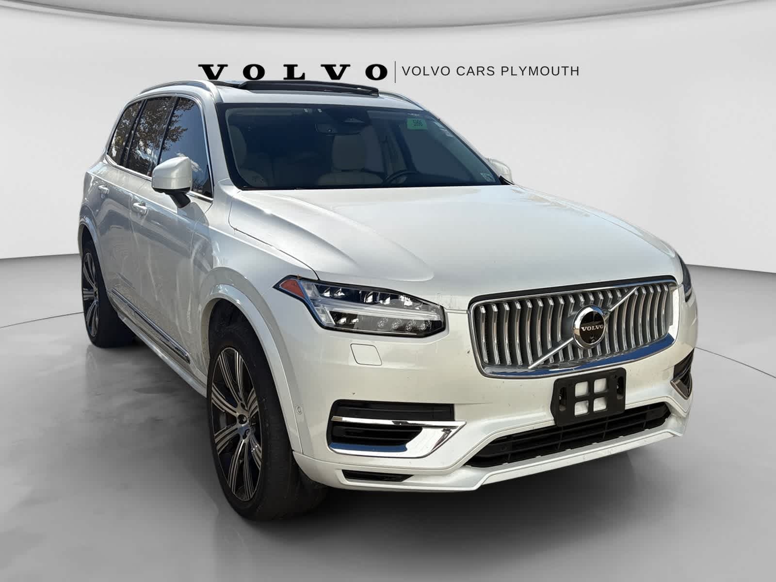 2025 Volvo XC90 Plug-In Hybrid Base — photo 1 of 3