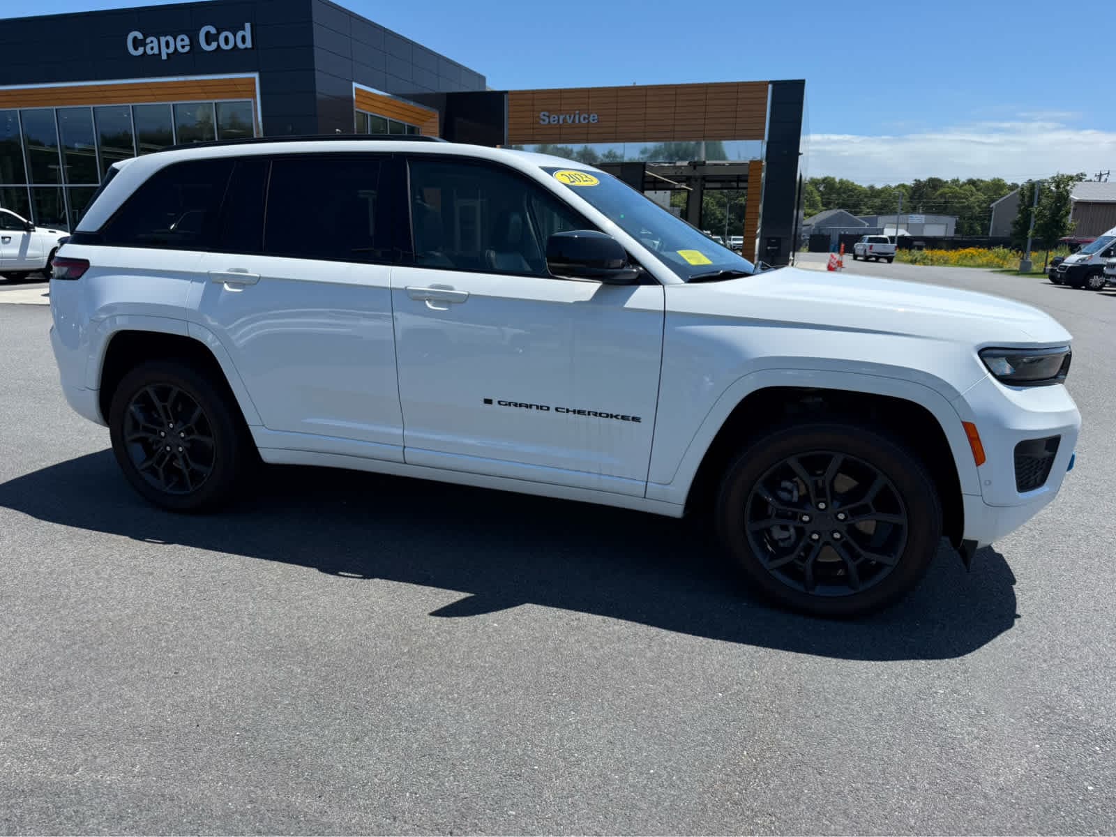2023 Jeep Grand Cherokee 4xe Base — photo 1 of 31