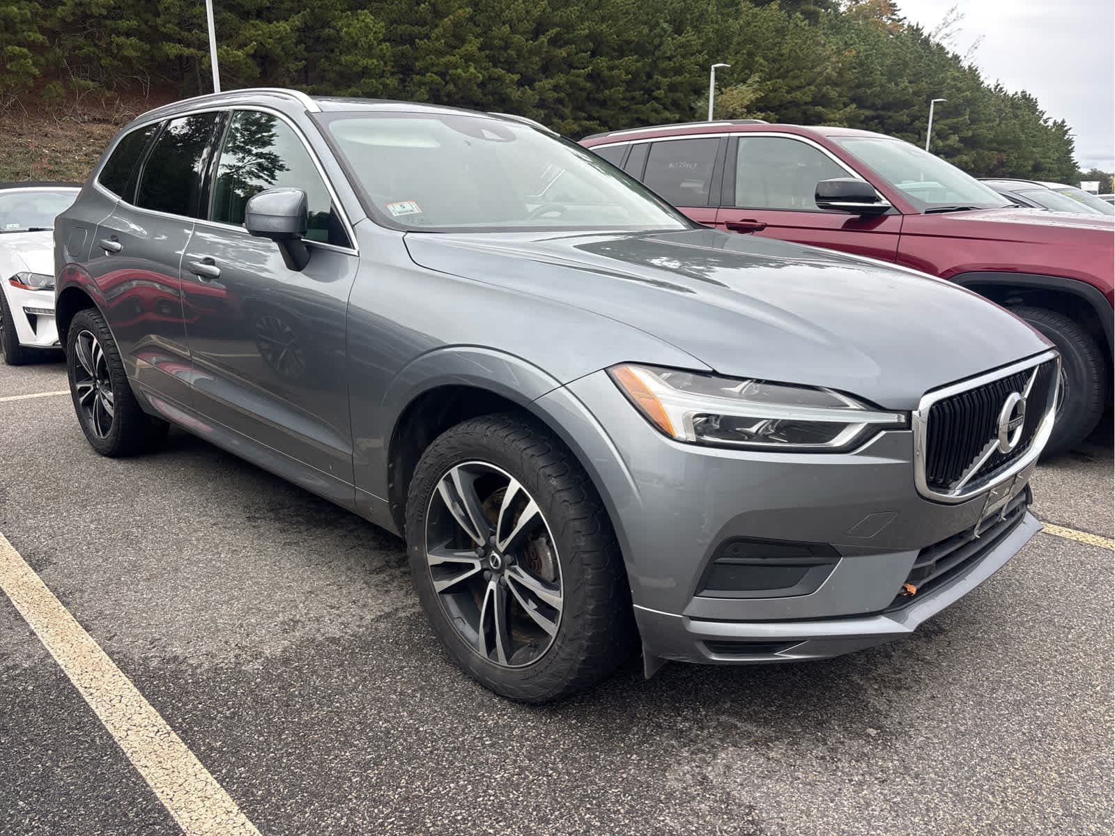 2020 Volvo XC60 Momentum — photo 1 of 2
