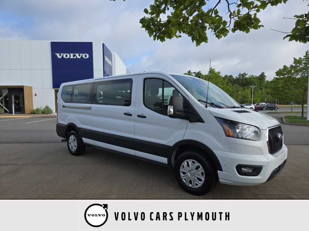 Foto de 2023 Ford Transit-350 Passenger 