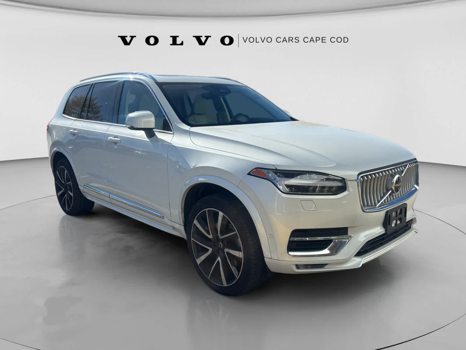 2024 Volvo XC90 Base — photo 1 of 3