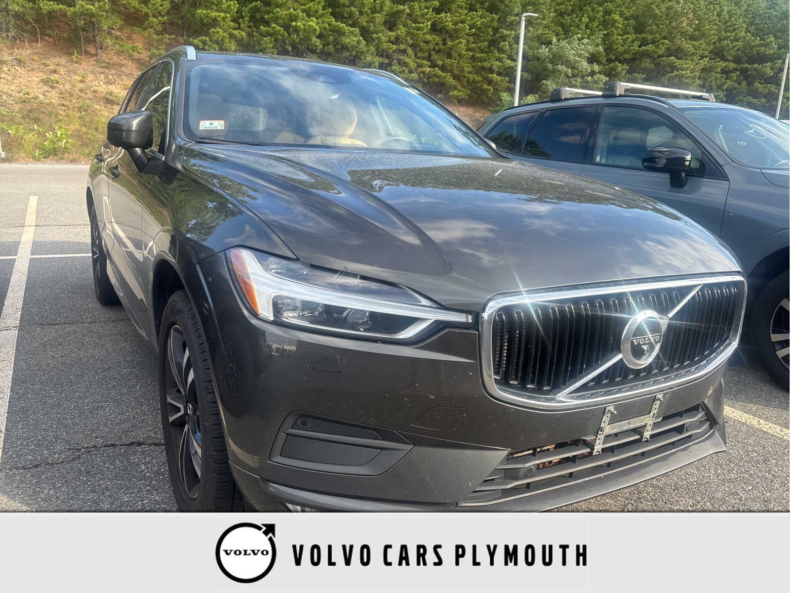 2020 Volvo XC60 Momentum — photo 1 of 4