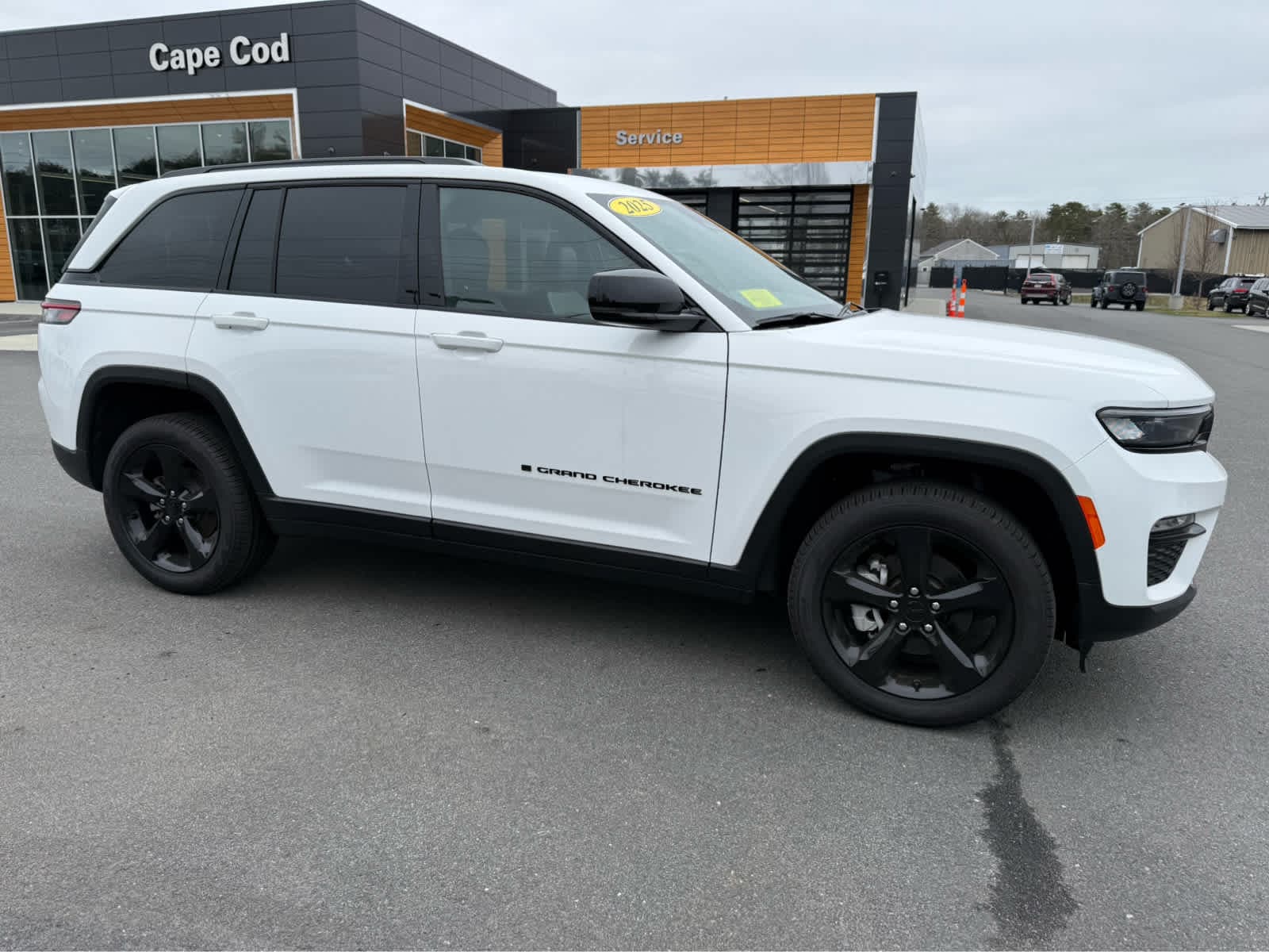 2025 Jeep Grand Cherokee Limited — photo 1 of 28