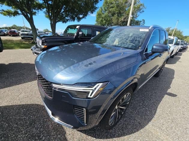 2026 Volvo XC90 Plus — photo 1 of 5