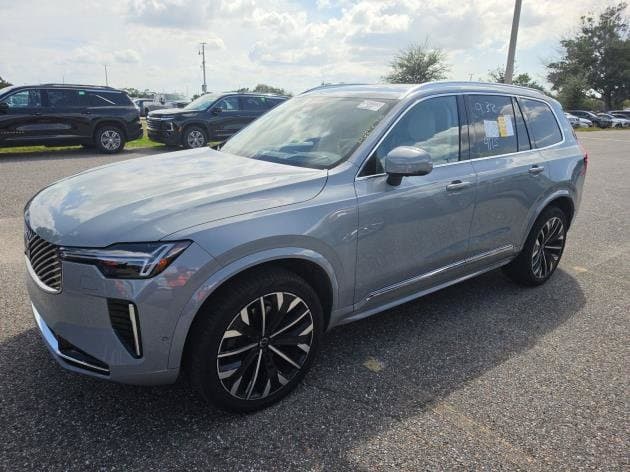 2026 Volvo XC90 Base — photo 1 of 8