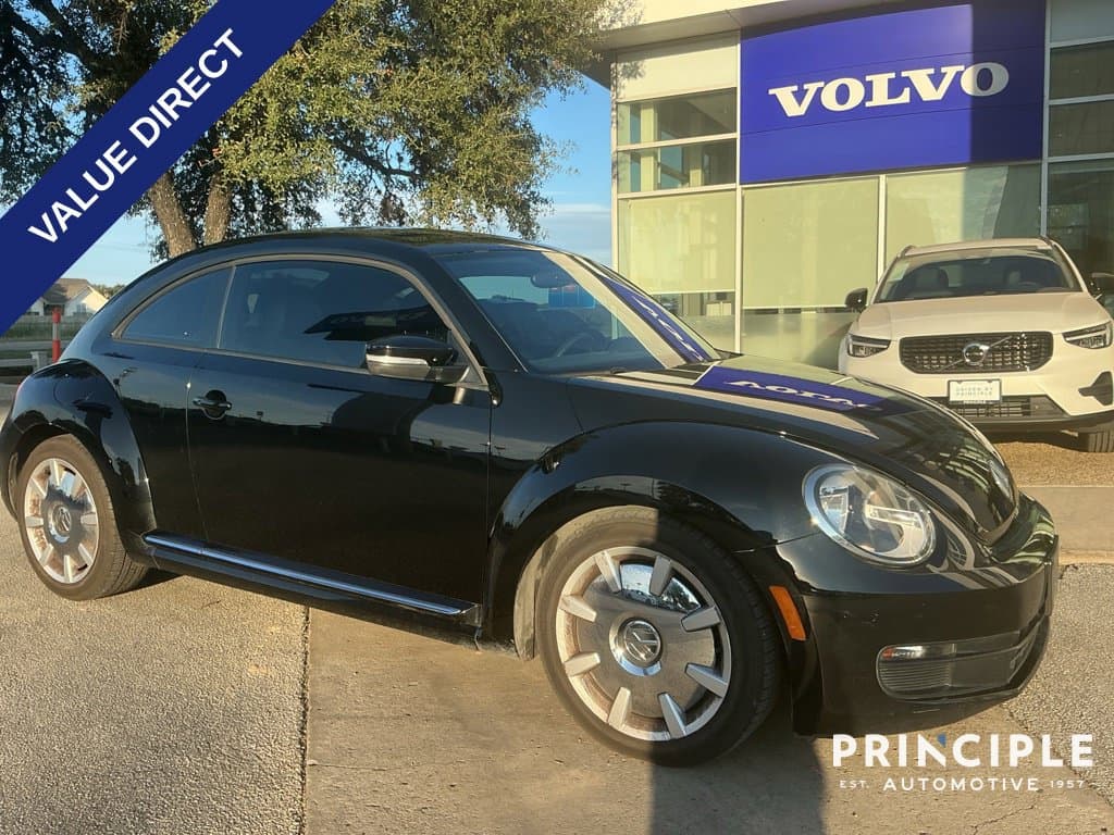 2012 Volkswagen Beetle 2.5L — photo 1 of 4