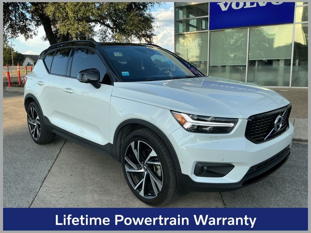 2022 Volvo XC40 R-Design — photo 1 of 3