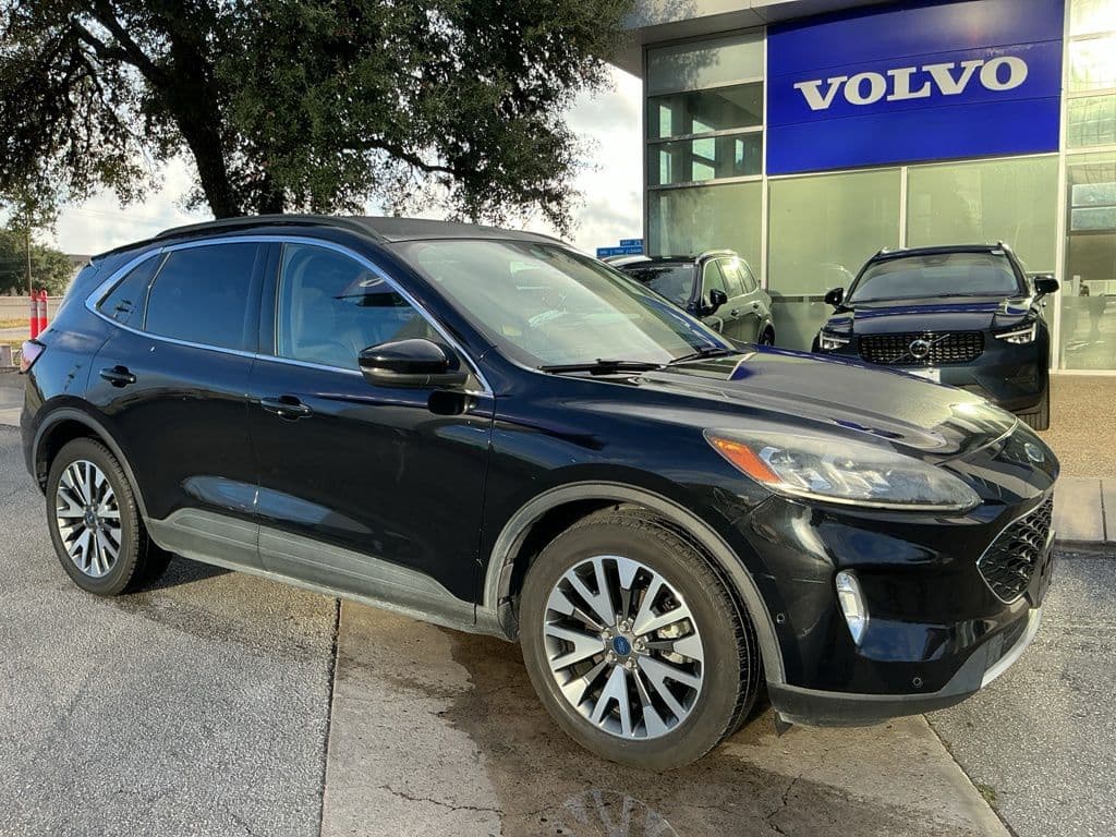 2020 Ford Escape Titanium — photo 1 of 4
