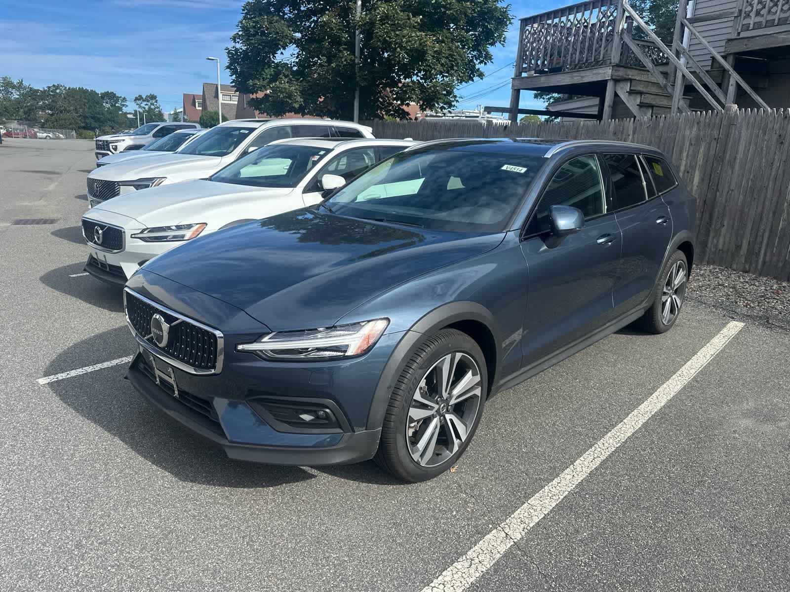2026 Volvo V60 Cross Country Base — photo 1 of 2