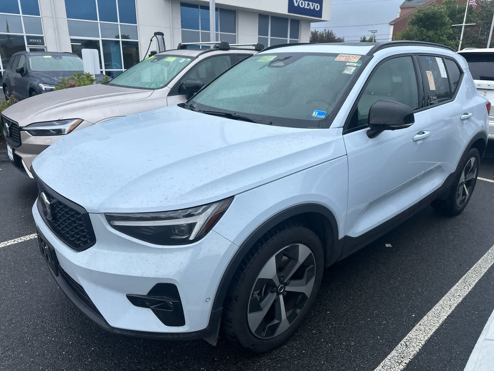2026 Volvo XC40 Plus — photo 1 of 2