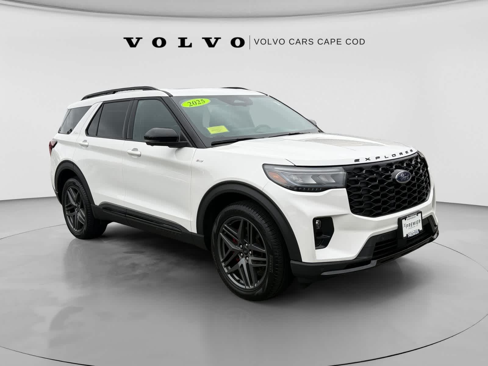 2025 Ford Explorer ST-Line — photo 1 of 27