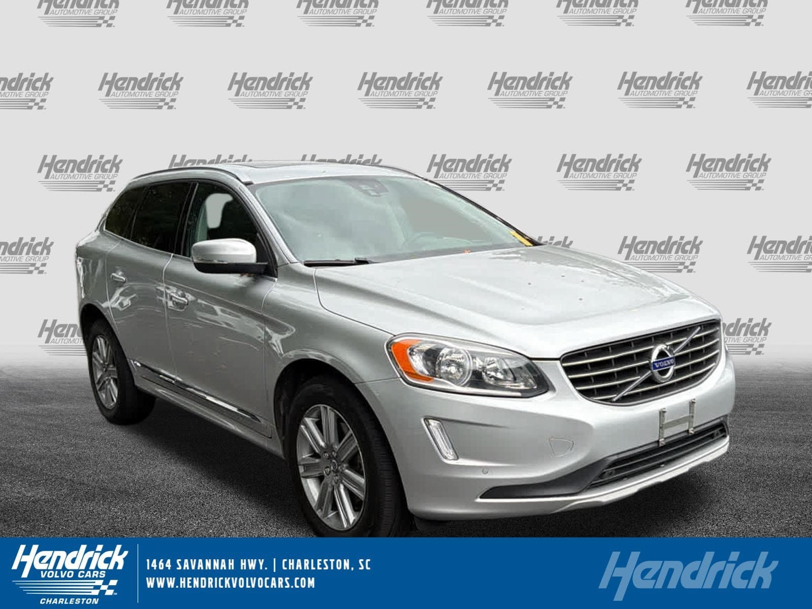 2017 Volvo XC60 Inscription — photo 1 of 36