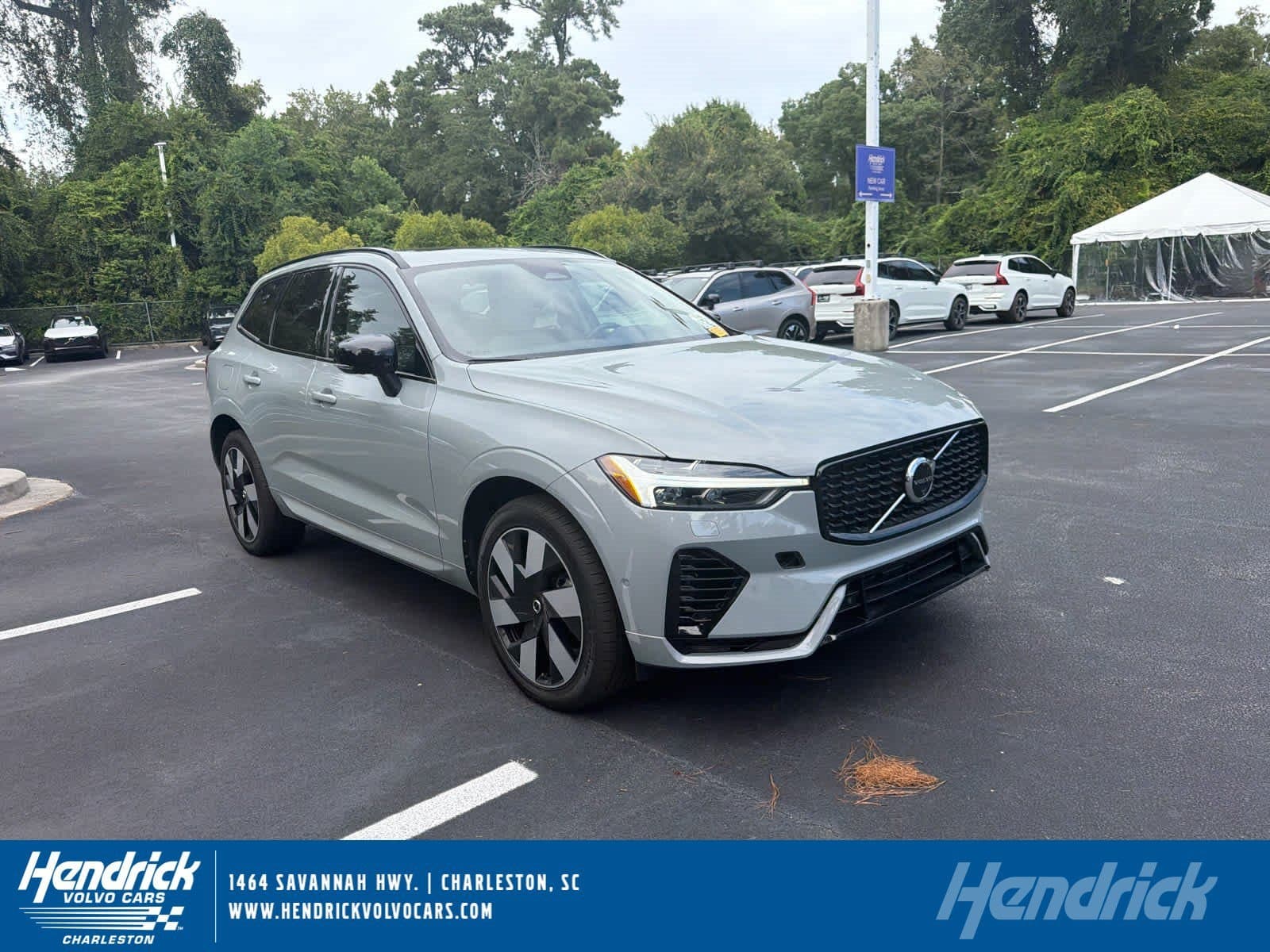 2024 Volvo XC60 Recharge Plug-In Hybrid Plus Dark Theme — photo 1 of 36