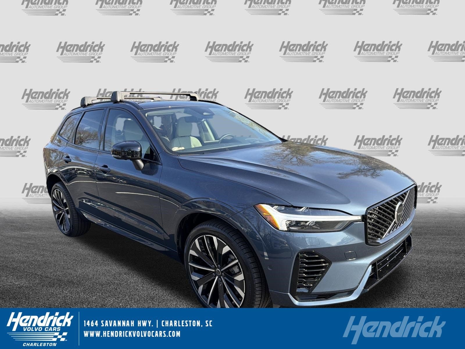 2026 Volvo XC60 Plug-In Hybrid Ultra — photo 1 of 38