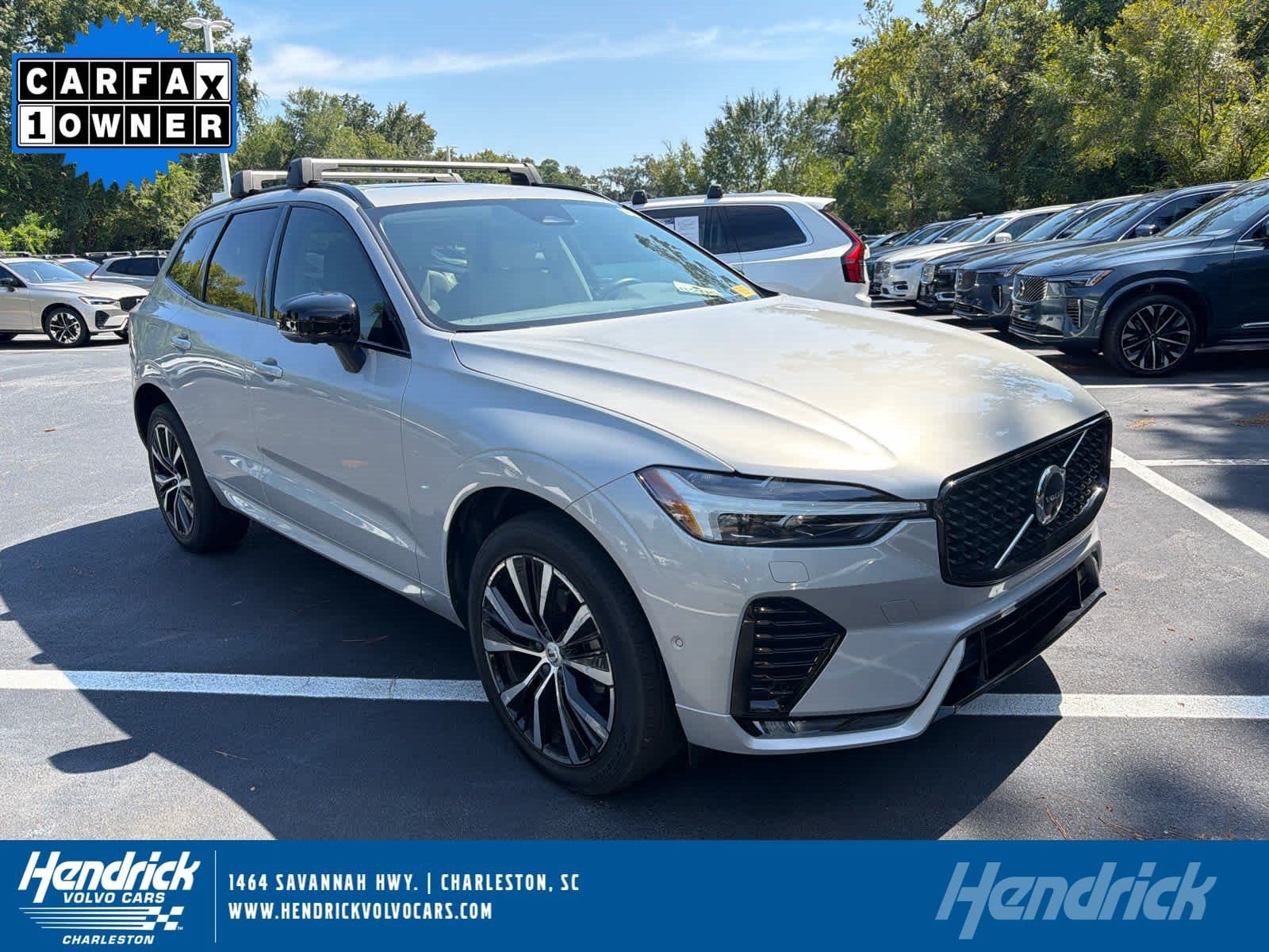 2024 Volvo XC60 Plus Dark Theme — photo 1 of 35