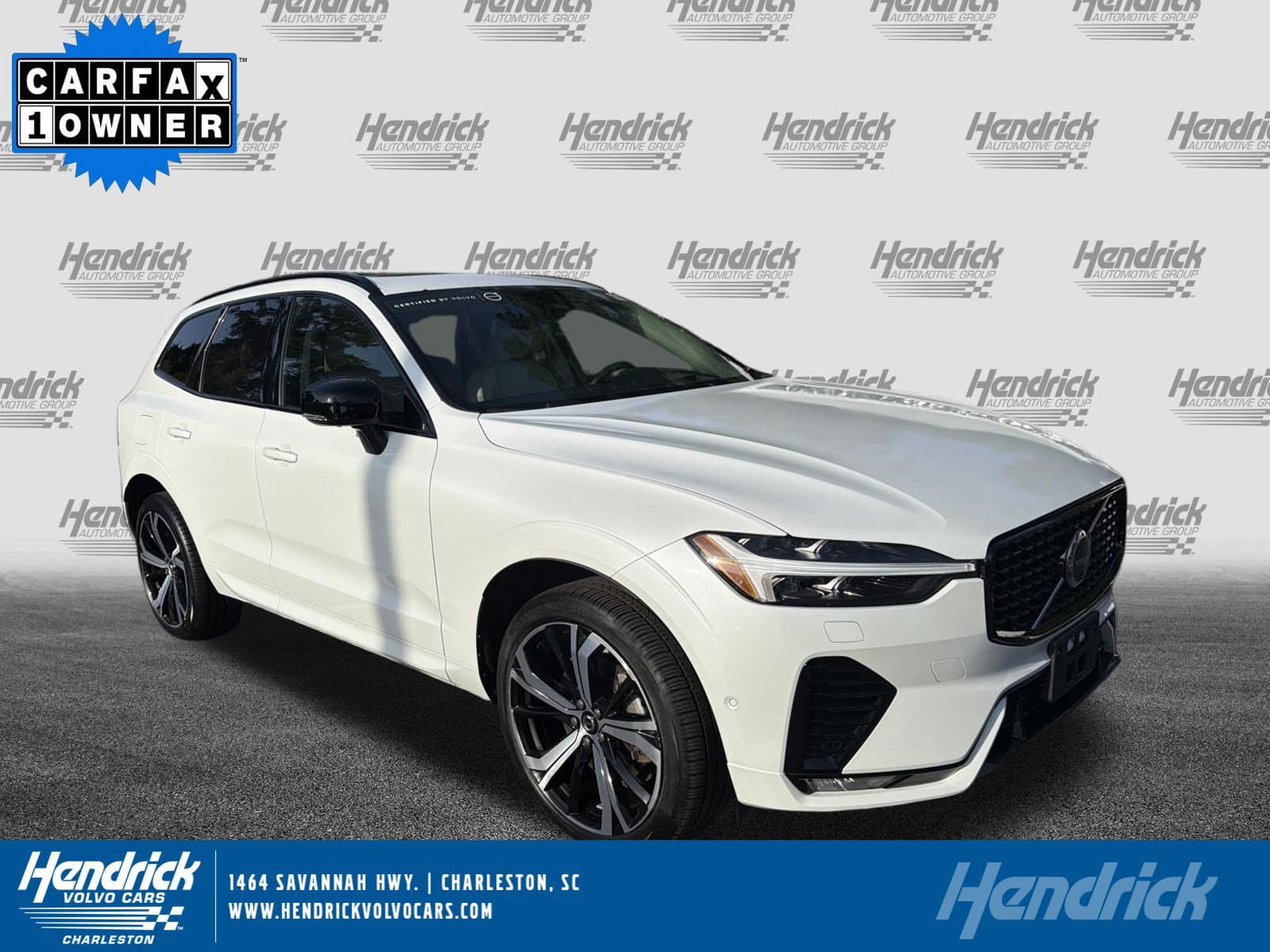 2023 Volvo XC60 Ultimate Dark Theme — photo 1 of 38