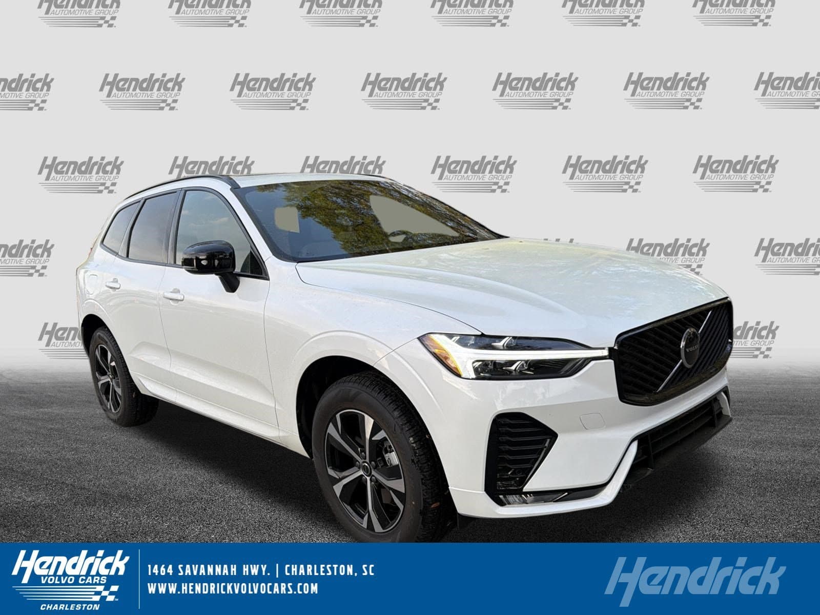 2026 Volvo XC60 Core — photo 1 of 38