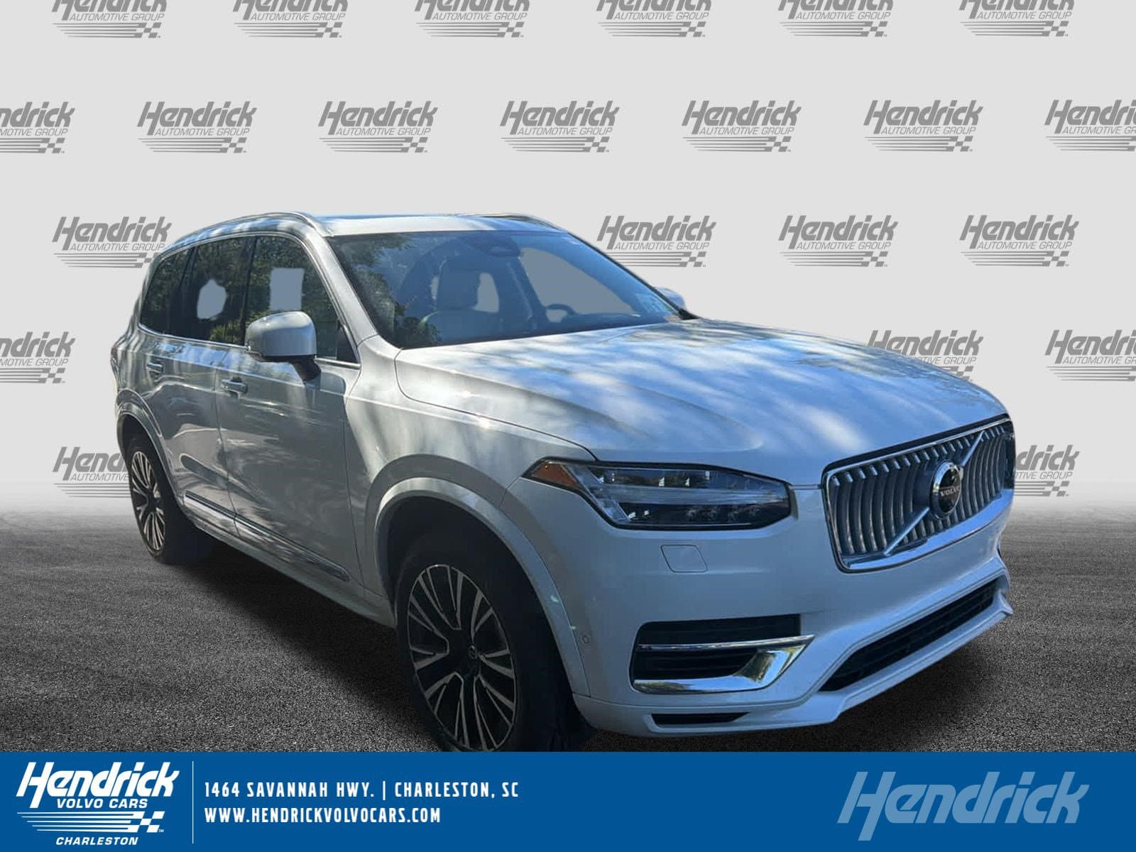 2025 Volvo XC90 Plug-In Hybrid Plus — photo 1 of 36