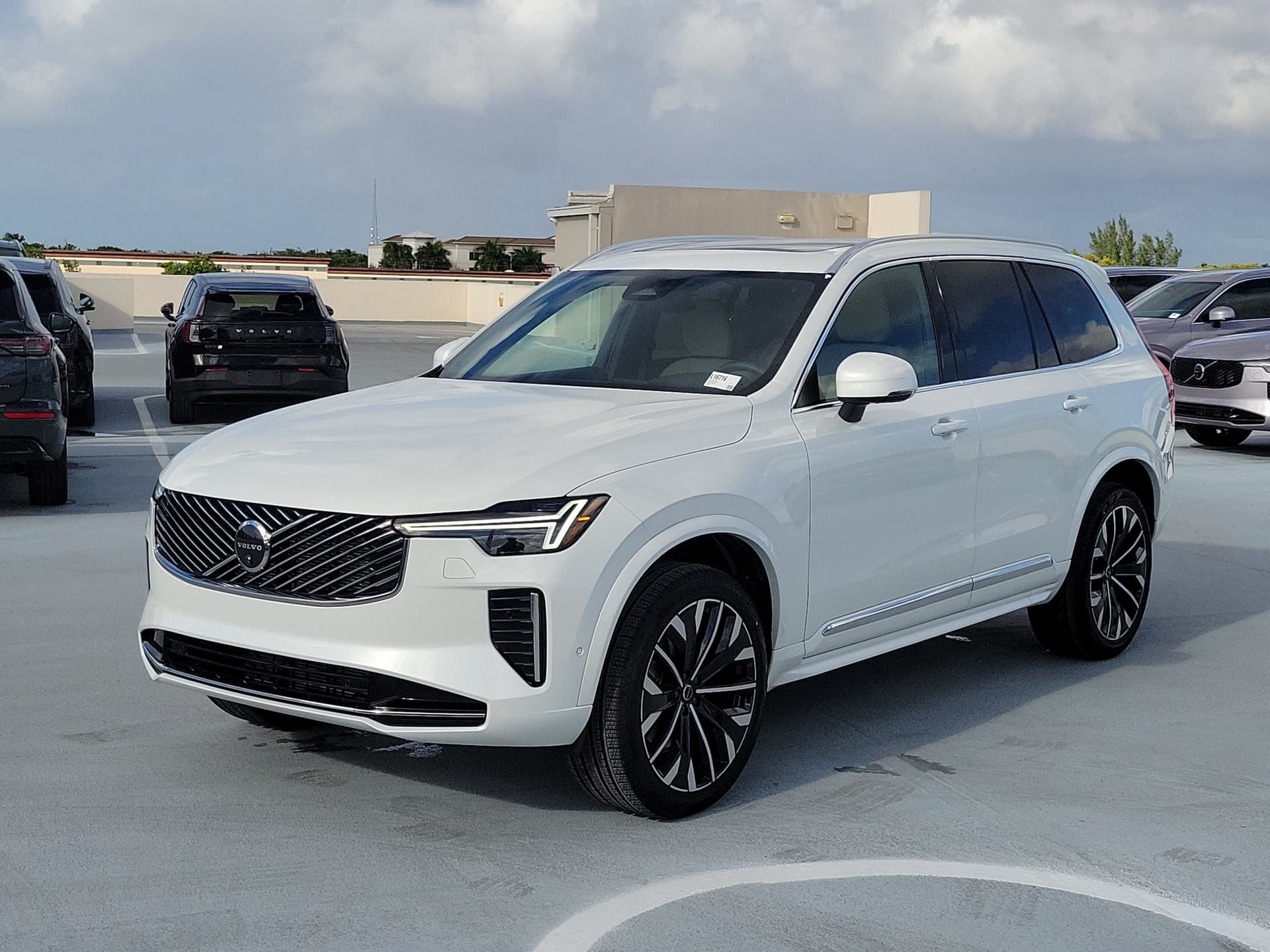 2027 Volvo XC90 Plus — photo 1 of 25