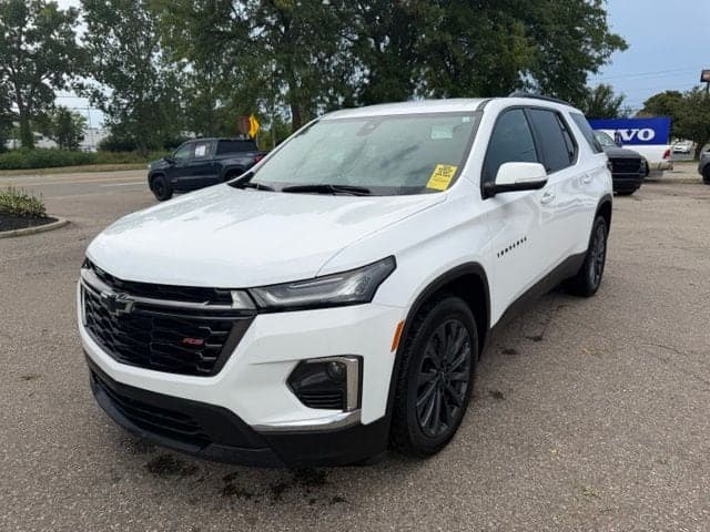 2023 Chevrolet Traverse RS — photo 1 of 18