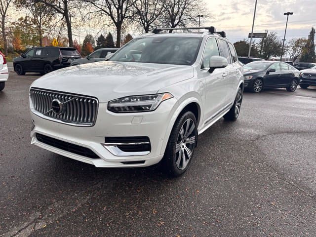 2024 Volvo XC90 Recharge Plug-In Hybrid Ultimate — photo 1 of 18