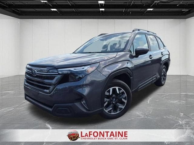 2025 Subaru Forester Premium — photo 1 of 30