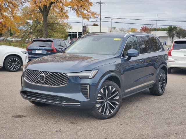 2027 Volvo XC90 Plug-In Hybrid Plus — photo 1 of 35