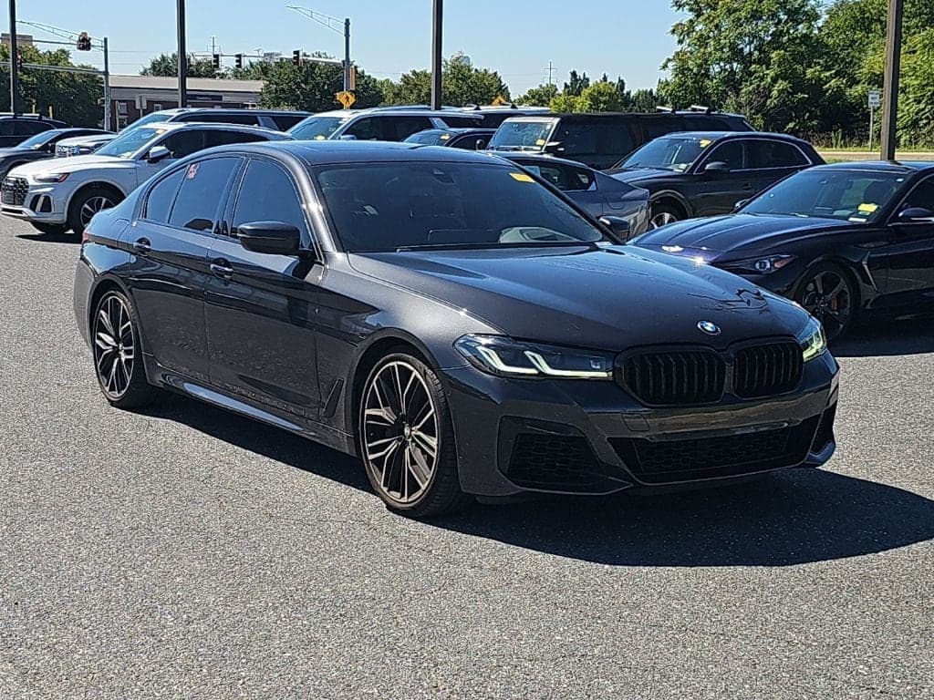 2022 BMW 5 Series M550i xDrive — photo 1 of 19