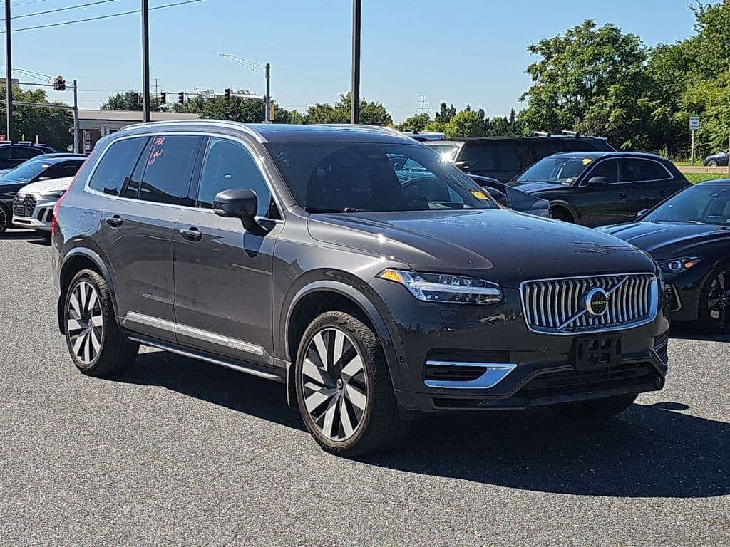 2024 Volvo XC90 Recharge Plug-In Hybrid Ultimate — photo 1 of 19