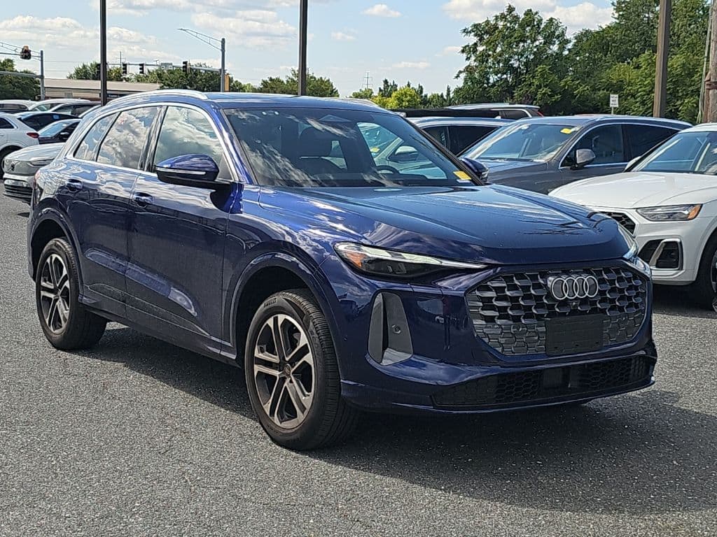 2025 Audi Q5 Premium — photo 1 of 19