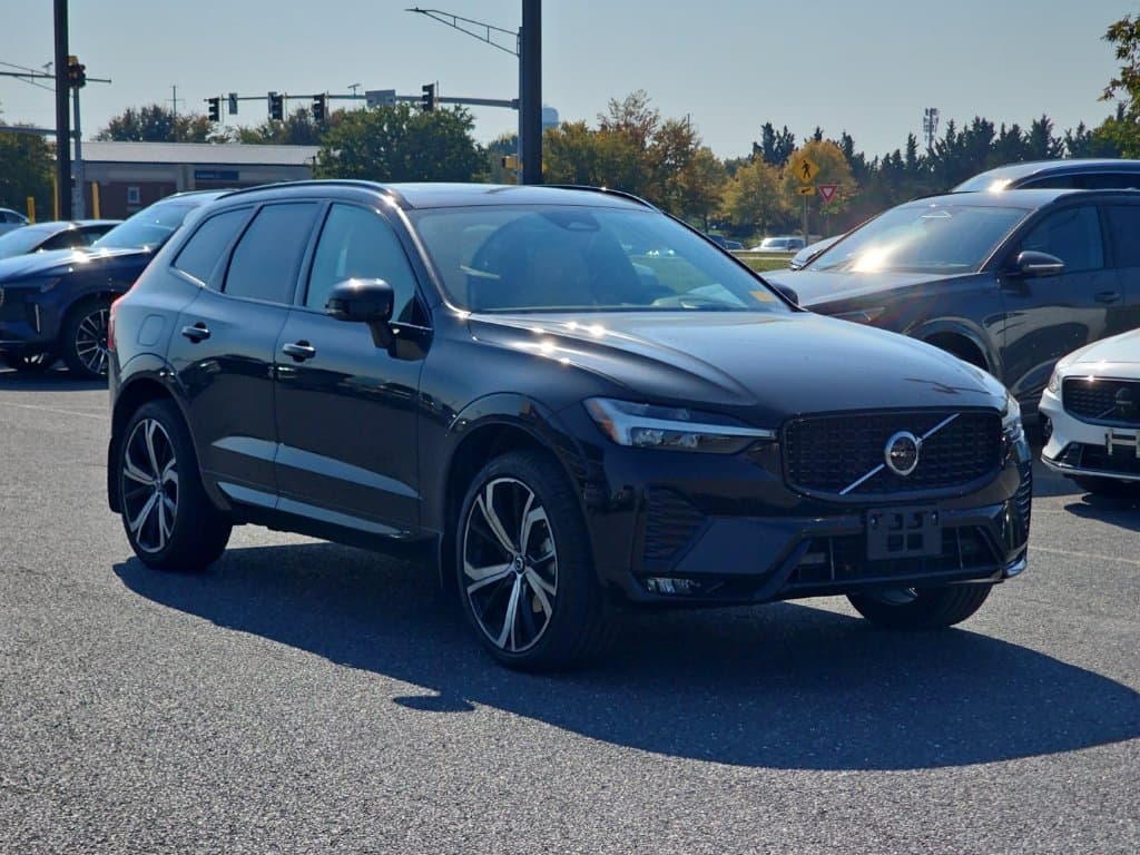 2024 Volvo XC60 Base — photo 1 of 19